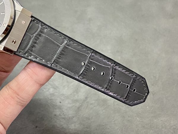 ウブロコピー時計着用イメージ